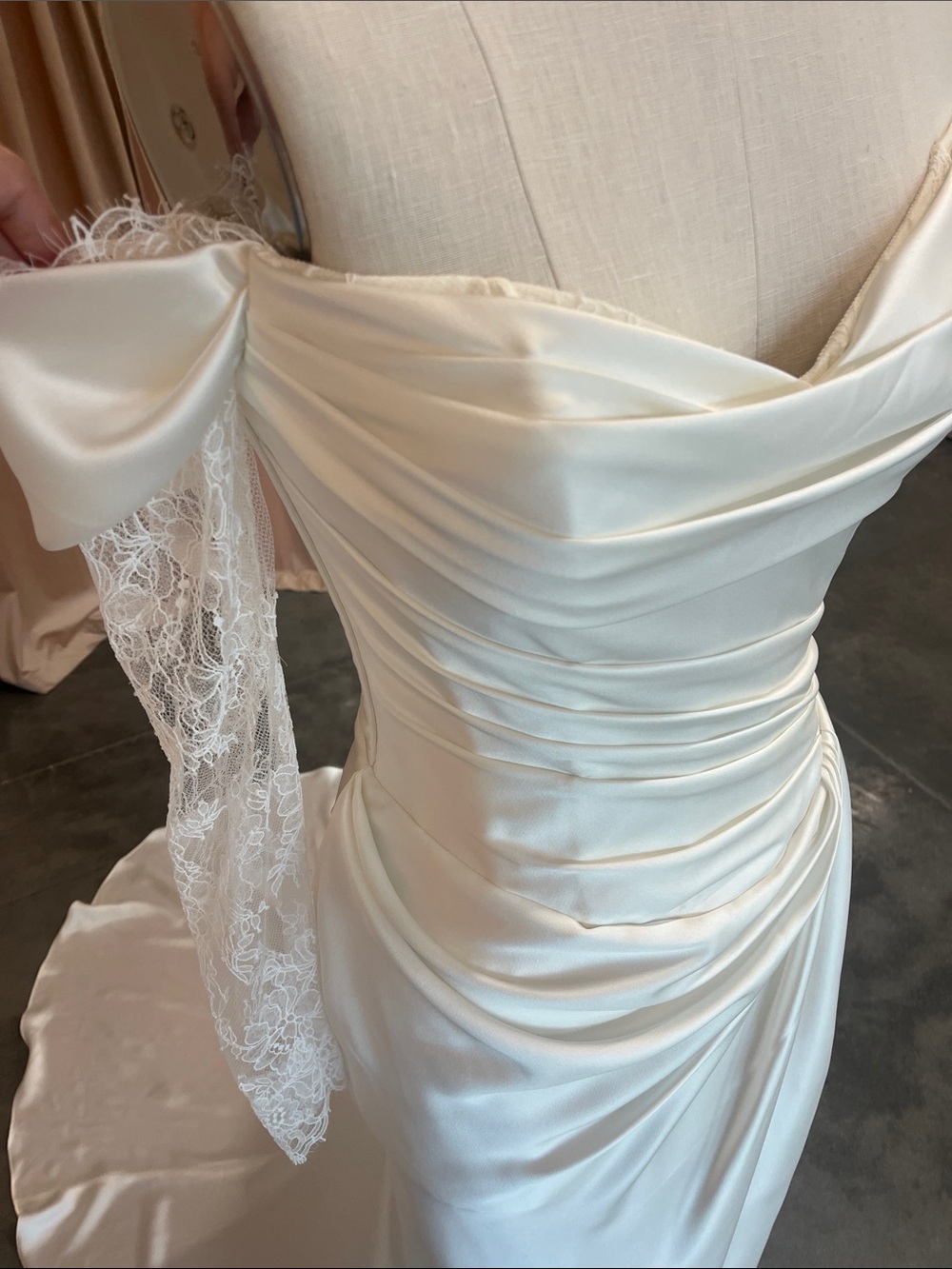 Watters ‘Harlow’ Gown - Picture 7 of 8